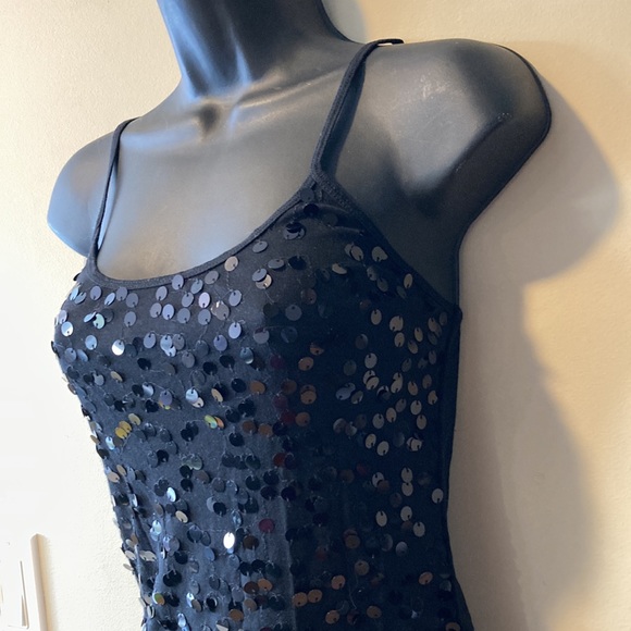 ❌SOLD❌Large Sequin Embellished Tank Top 🖤 - Picture 3 of 5